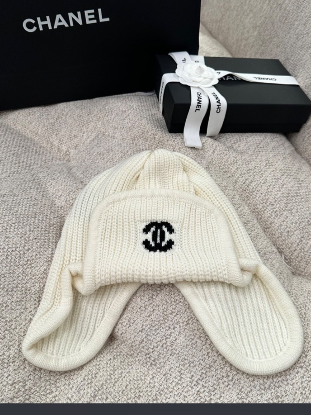 Winter White Fashion Letter C Black Logo Beanie Ski Warm Hat